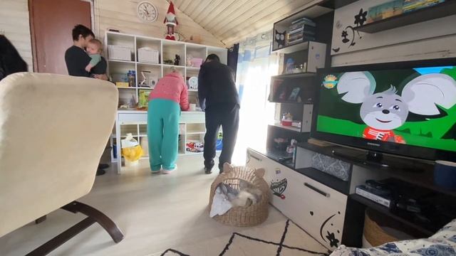 Дача 🏡) вторая часть ,вход в нарнию! Будем делать мансардные окна !! смотреть онлайн