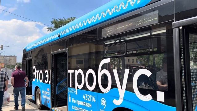 Электробус КАМАЗ-6282 следует по маршруту т88 ”Новорязанская ул. - Проспект Будённого”