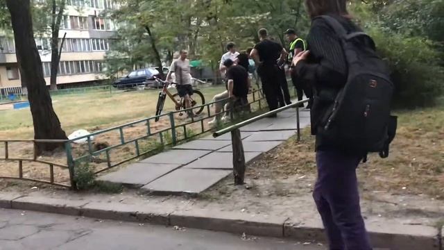 Дал сдачи полиции смотреть онлайн