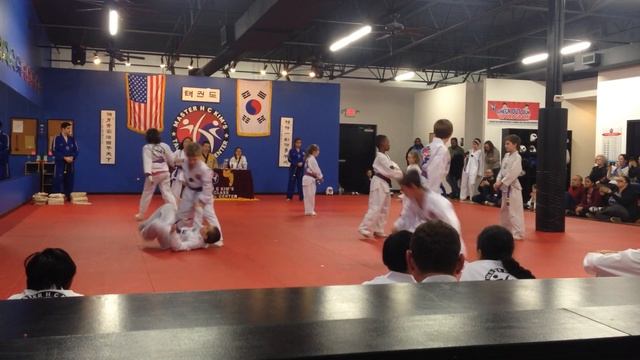 1-27-17 TKD Belt Testing all 3 boys Video 3 смотреть онлайн