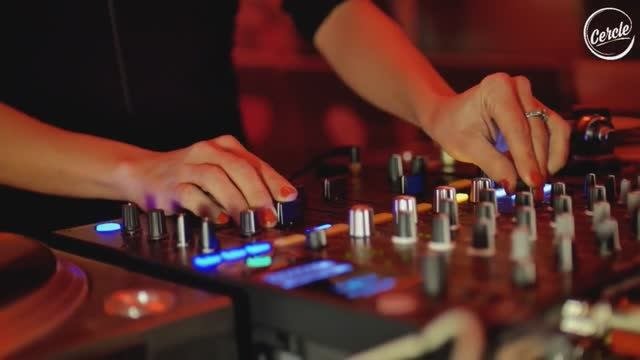 Livia 100% Vinyl DJ Set @ Techno Import