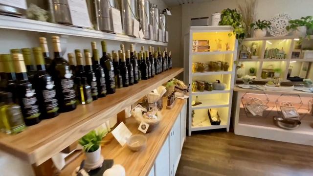 The Little Shop of Olive Oils, Franklin Massachusetts смотреть онлайн