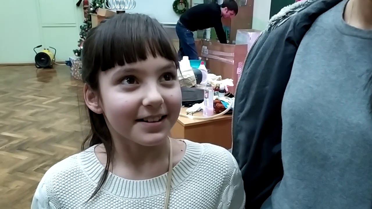 Мама с дочками делятся впечатлениями о Научном шоу