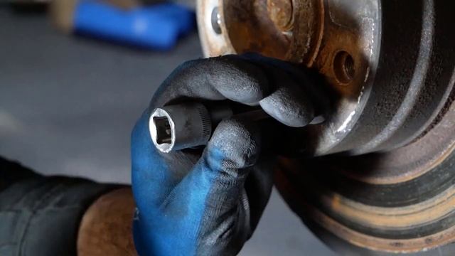 1er BMW f20 Bremsbeläge und Scheiben wechseln - Auto Hinten - ANLEITUNG