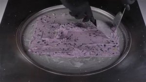 Как делают мороженое в Тайланде / How to make ice cream in Thailand / Ice Cream Rolls #мороженое