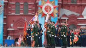 Песков назвал жесткой риторику Каллас о Дне Победы