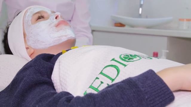 Догляд за шкірою підлітків та видалення бородавок