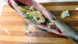 Речная форель запеченная в духовк