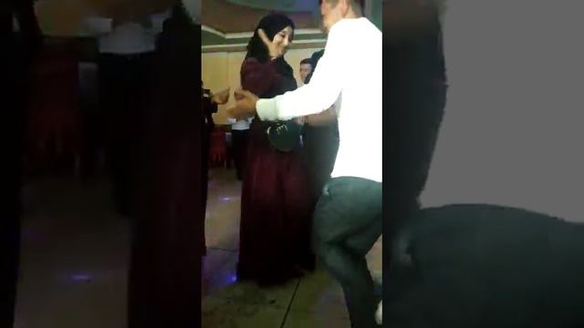 Вот мусульманки как они танцует😱😱