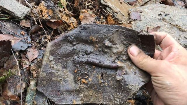 Поиски на местах боев / Раскопки блиндажей : Находки под полом . смотреть онлайн