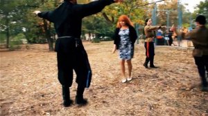 Казаки и казачки. Фланкировка шашкой