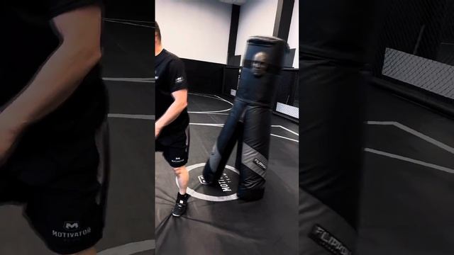 Трехногий мешок-манекен FILIPPOV | Марат Балаев смотреть онлайн