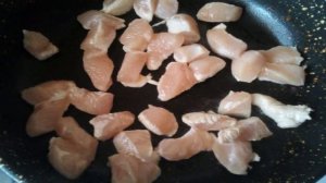 Вермишель с курицей на сковороде