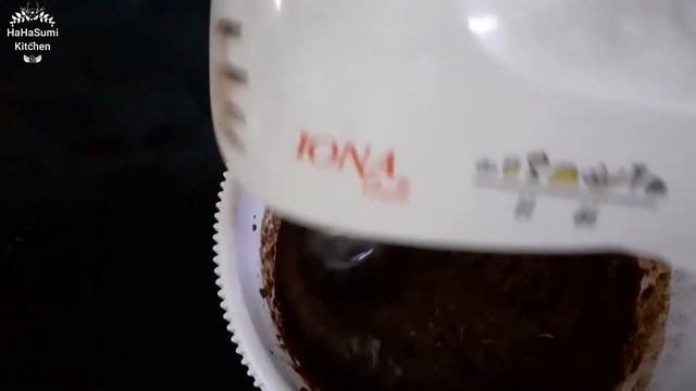 Blackout Chocolate Cake Recipe with Coffee Cream | Moist and Soft Chocolate Cake Recipe in Tamil