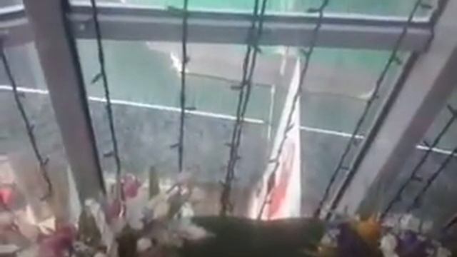 ШОК!!!ЗАСТРЯГЛИ В ЛИБІДЬ ПЛАЗІ!!! смотреть онлайн