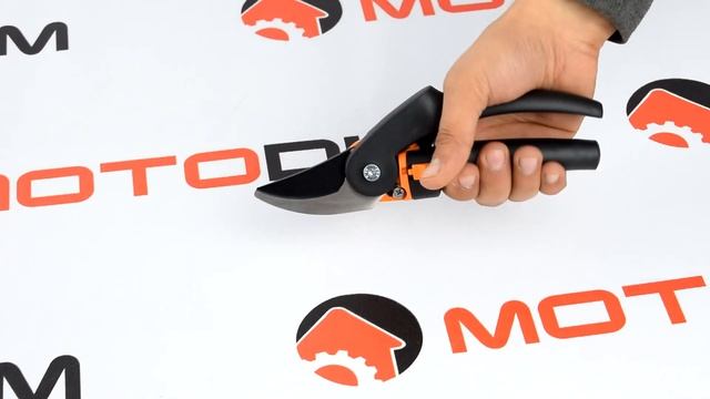 Мотодім Секатор Fiskars з силовим приводом P94 111540 смотреть онлайн
