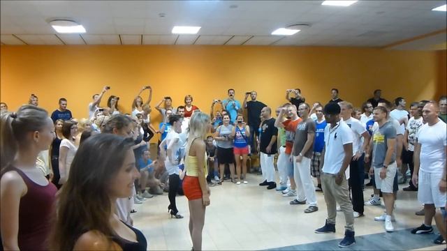 20120830 - 20120904 Warsaw - Bachata battle with Frank Santos & Julie Camous смотреть онлайн