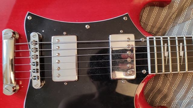 Обзор сборки доработанной реплики Gibson SG Ангуса Янга (AC/DC) смотреть онлайн