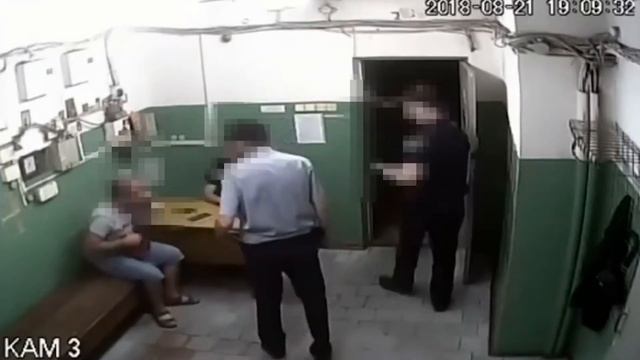 Задержание группы полицейских в Харькове смотреть онлайн