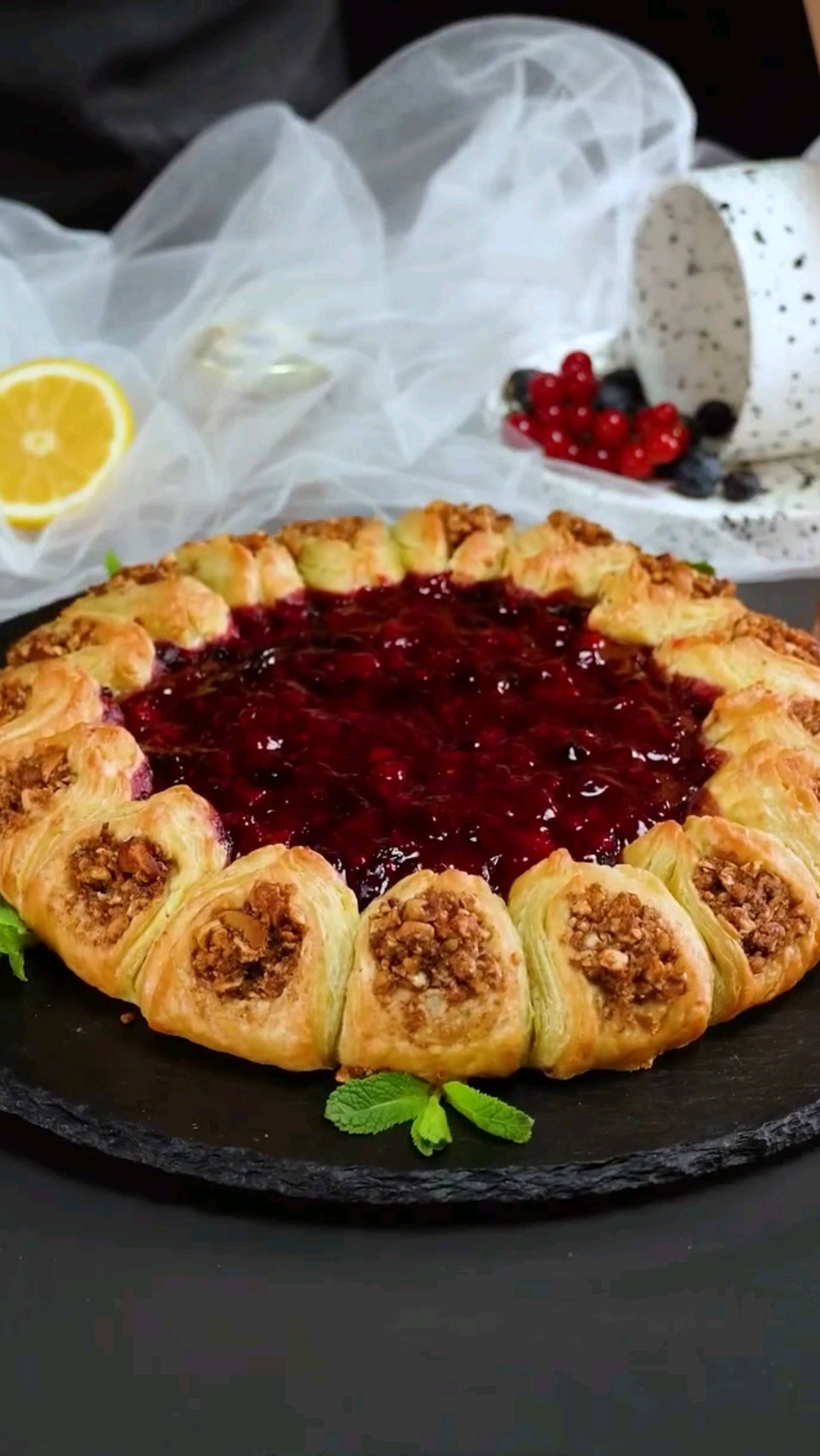 Любимый рецепт семьи! Десерт из слоёного теста, всего за 10 минут