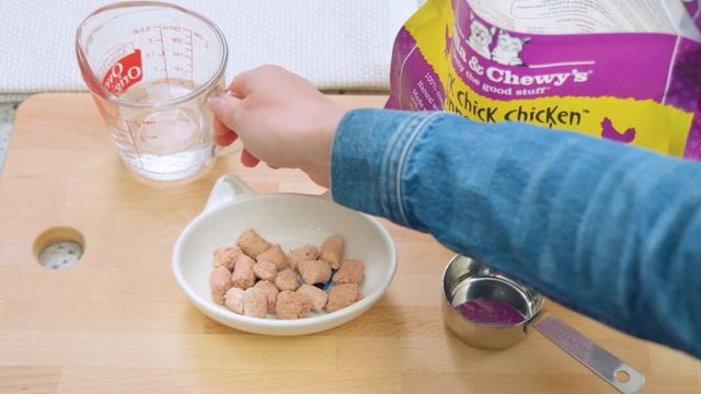 How to Feed Stella & Chewy's Frozen and Freeze Dried Raw Cat Food смотреть онлайн