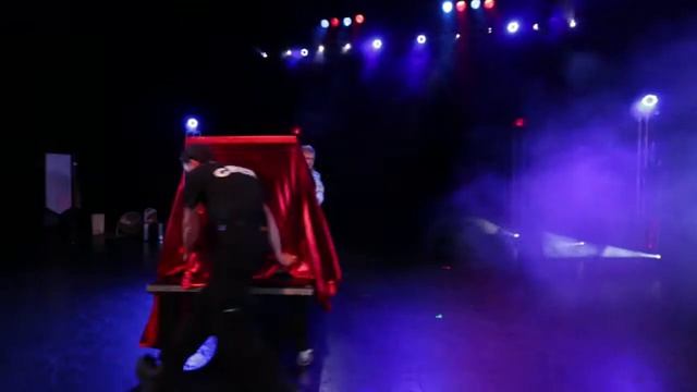 Adam and Selena -TVC смотреть онлайн