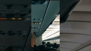 Инструктаж по безопасности перед полетом. Москва. Аэропорт. S7.