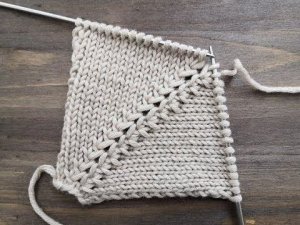 Вяжем спицами красивую аккуратную линию реглана