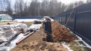 Внезапная зима, траншея под водопровод и наконец-то тёплые дни!