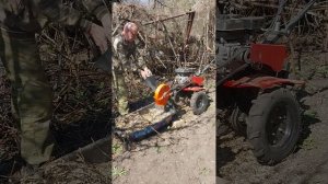 Дробилка веток Affe в работе.