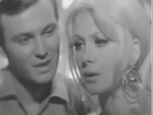 Прозвучали жалобно аккорды (Песня под гитара)