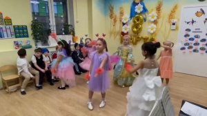 Праздник восьмое марта в подготовительной группе Частного детского сада СПБ
