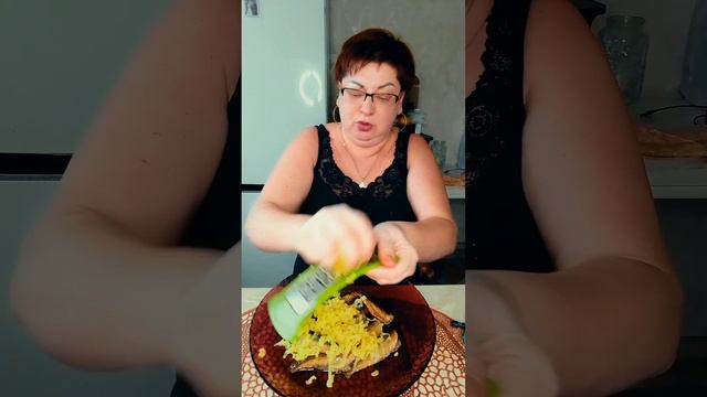ЭТО ВКУСНЕЕ СЕЛЕДКИ ПОД ШУБОЙ👍ЧУТЬ ТАРЕЛКУ ВСЮ НЕ СКУШАЛА😉/ЕДИМ И ГОТОВИМ ВМЕСТЕ/мукбанг