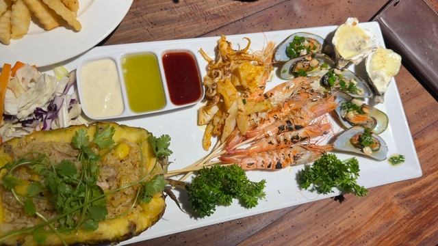 Сэт из морепродуктов за 550р. в центре Нячанга.