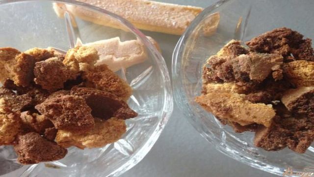Десерт из  клубники  с бисквитами.