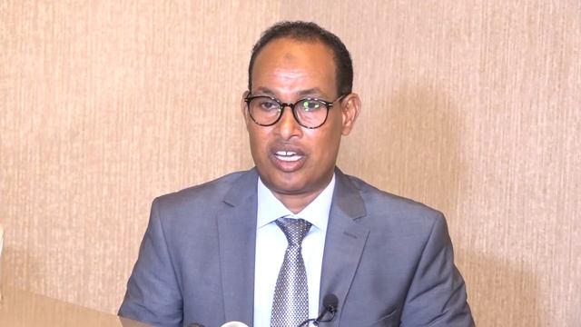 Wasiirka Gaadiidka oo kulan wadatashi u furay Hay'adaha Duulista Rayidka Soomaaliya iyo Itoobiya.# смотреть онлайн