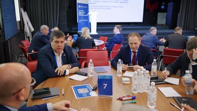 Клиентоцентричность в действии: госслужащие отработали навыки управления ЧС в деловой игре