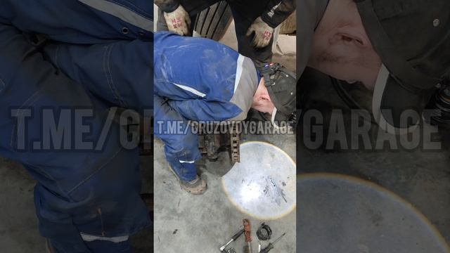 Молодой специалист освоил замену ступичных подшипников на КАМАЗе 5490