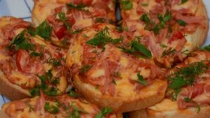 Вкусные горячие бутерброды, или ленивая пицца.