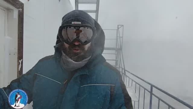 Лихая погода на антарктической станции Новолазаревская смотреть онлайн