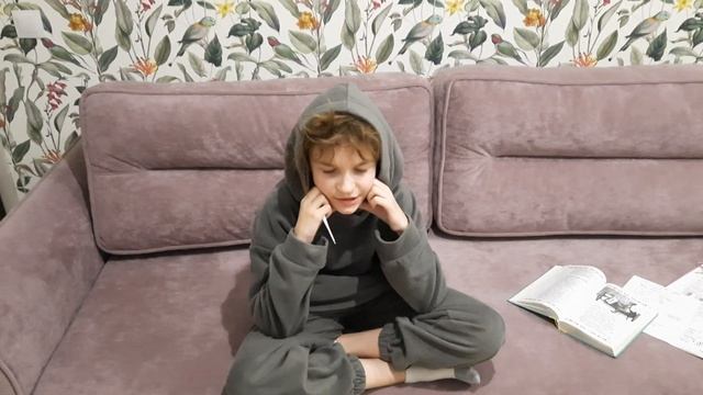 Тридцать шесть и пять Сеничева М