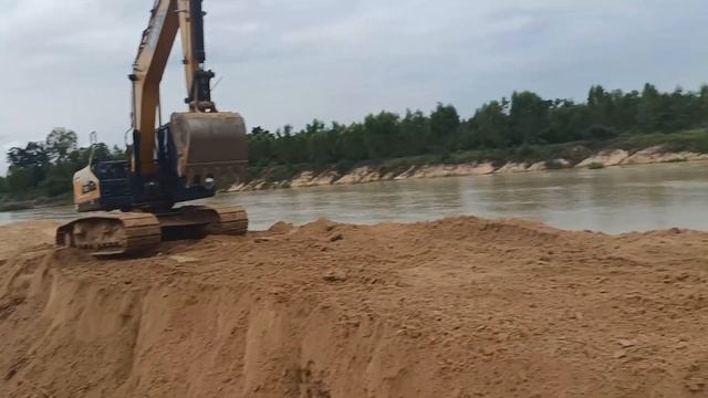 2รุม1 ZX200-5G ปะทะ SANY SY215C โยนดินกันมันไปเลยมีความมันในตัว смотреть онлайн