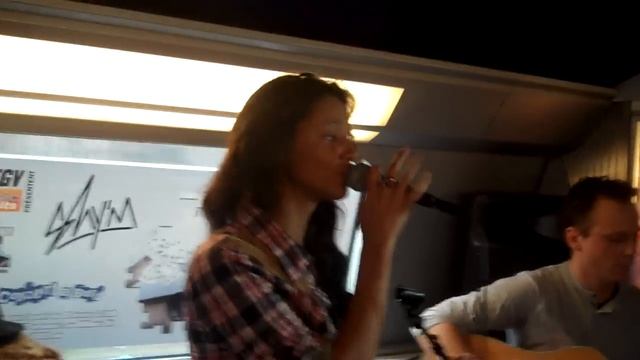 Shy'm - Je sais - IDTGV смотреть онлайн