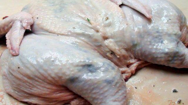 Курочка фаршированная грибами и сыром.