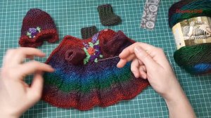 Платье, шапка и ботинки для куклы. Вязание спицами. Как вязала.