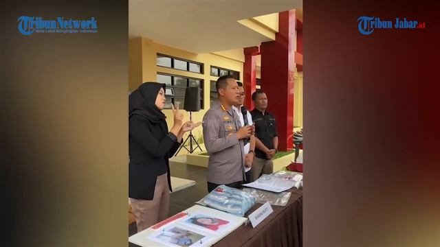 PEMBUNUHAN DI ARJASARI! MALING KETAHUAN PEMILIK RUMAH YANG PAKAI HANDUK, DIPERKOSA DULU LALU DIBUNU смотреть онлайн