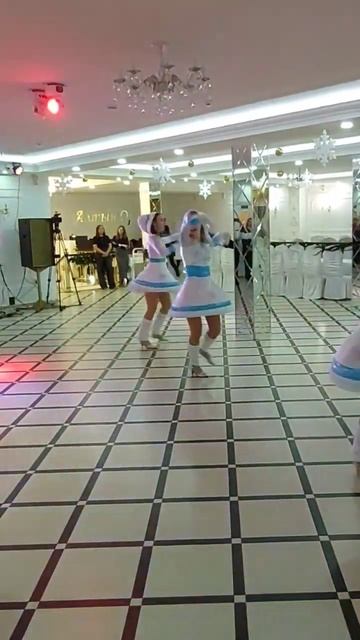 006 #Shorts #Танец ❄Снегурочек❄ #ансамбль "Глория" #темиртау(24.12.2023) смотреть онлайн