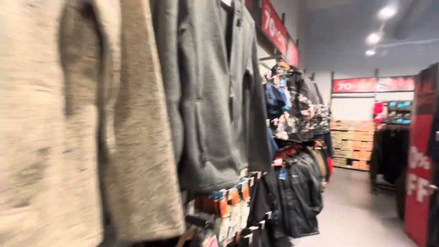 Обычная деревенская жизнь в Англии | Шоппинг в Торговом Центре | Цены на одежду и Мода 2024 смотреть онлайн