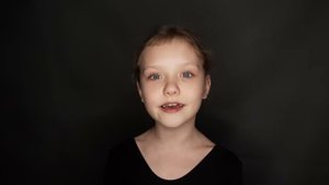 Анна Кушнарева_самопроба_зубастая девочка