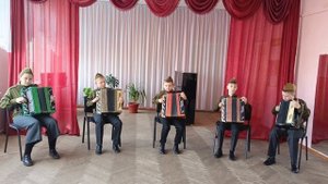 Ансамбль баянистов "Гармония", Данил и Дмитрий Покрасс "Три танкиста"